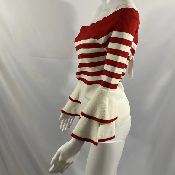 Women Love Token Off Shoulder Sweater - Picture 3 of 6